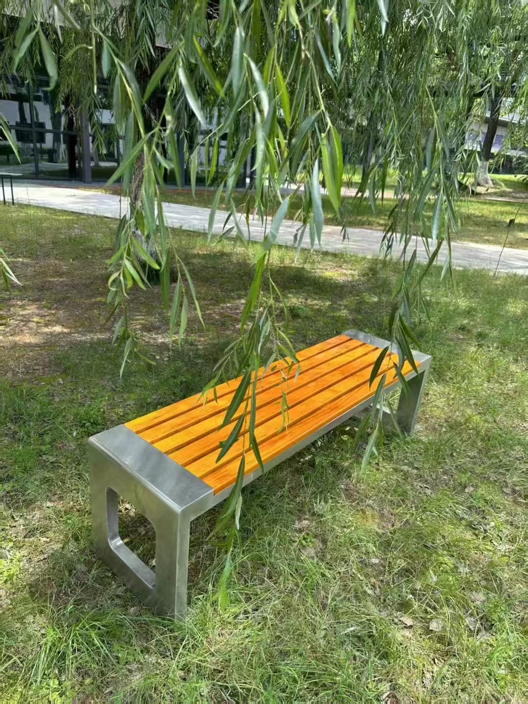 清晨的公园长椅上，藏着西安的民生温度